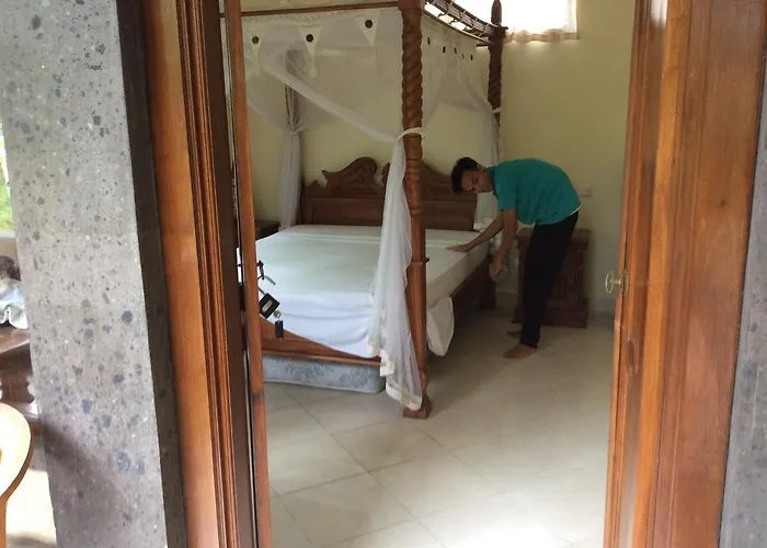 Bembengan Guest house 2*